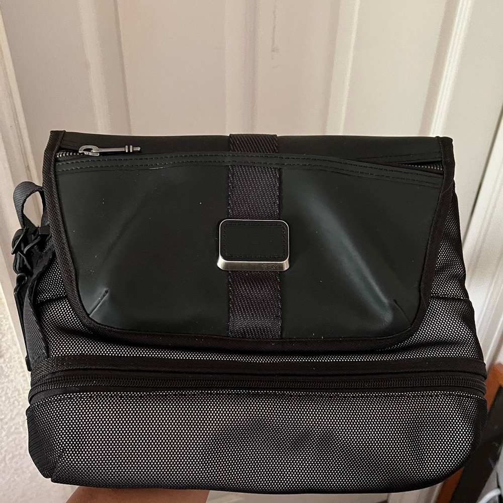 Tumi messenger bag